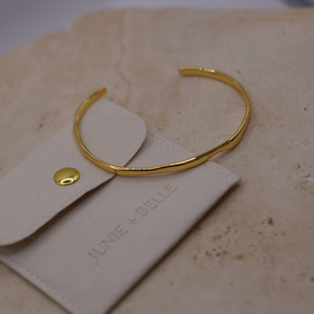 THE ELLIOTT BANGLE GOLD